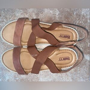 Born Strappy Cushioned Sandals